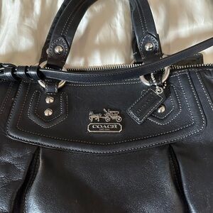 Coach black leather bag used very good condition